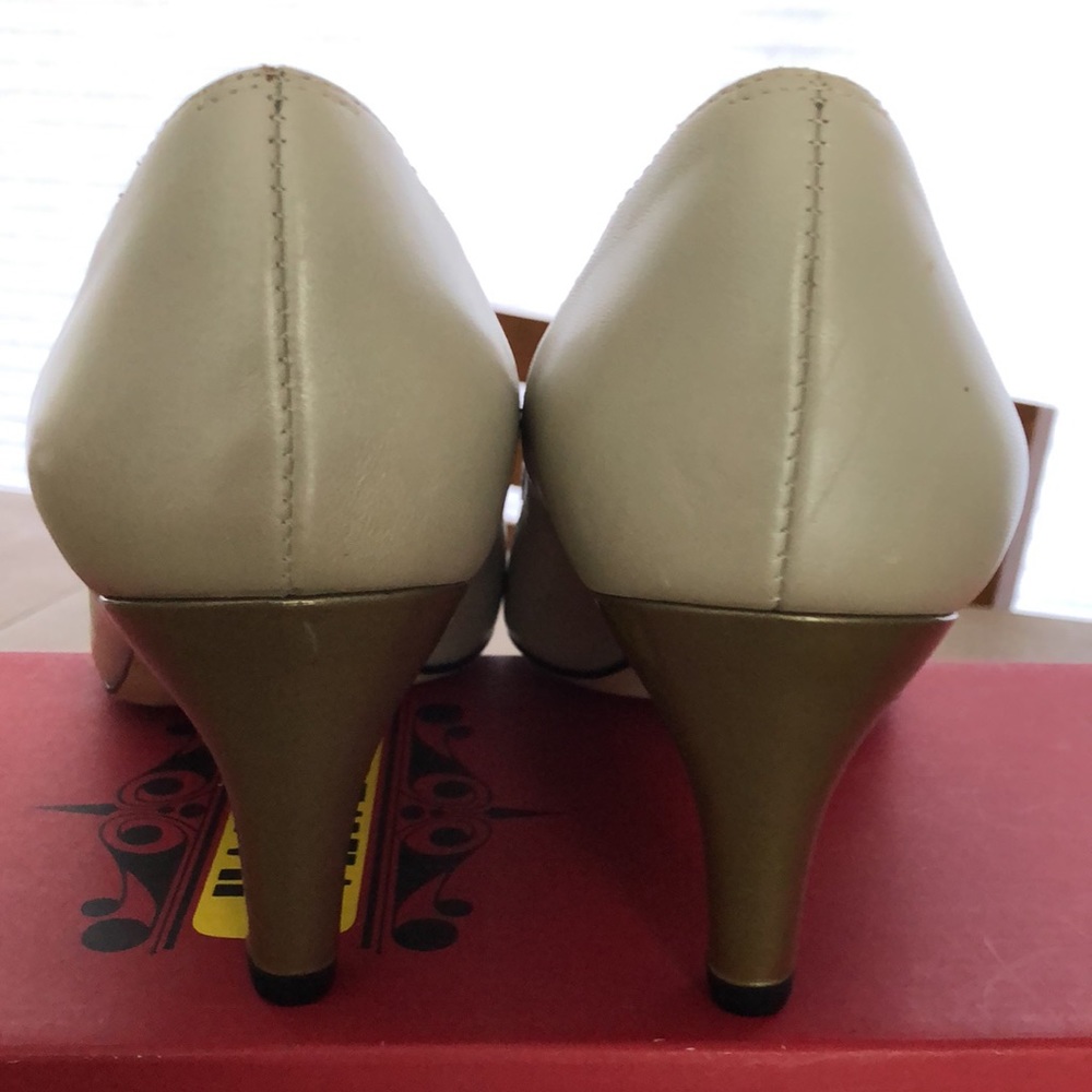 VANELI - ‘Maed’ Leather Peep Toe Bow Heels  - Sand - Picture 5 of 9